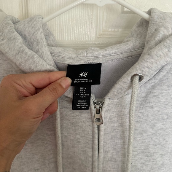 H&M oversized fit zip up hoodie - Picture 3 of 3